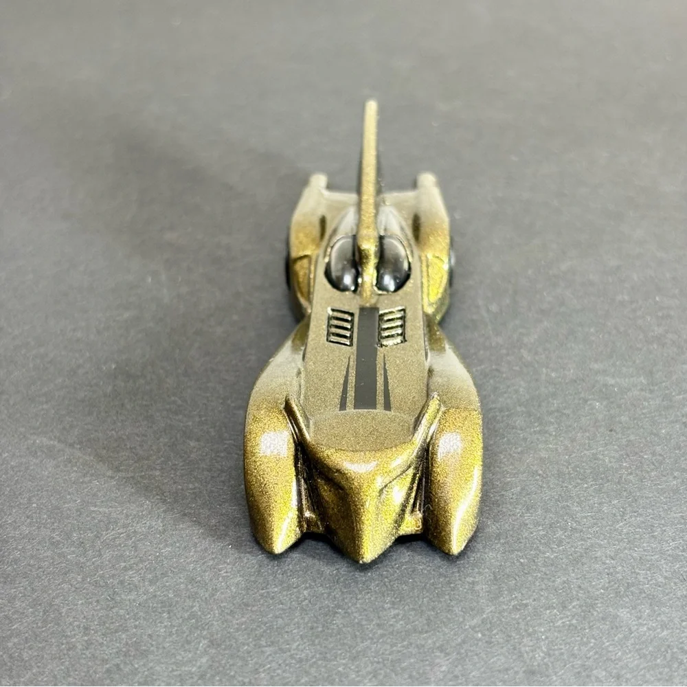 Hot Wheels Batmobile Gold 4/5 Batman 